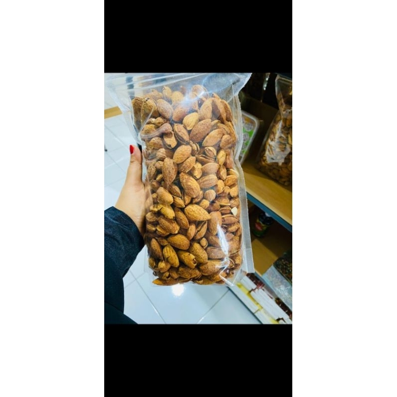 

Almond Cangkang Premium