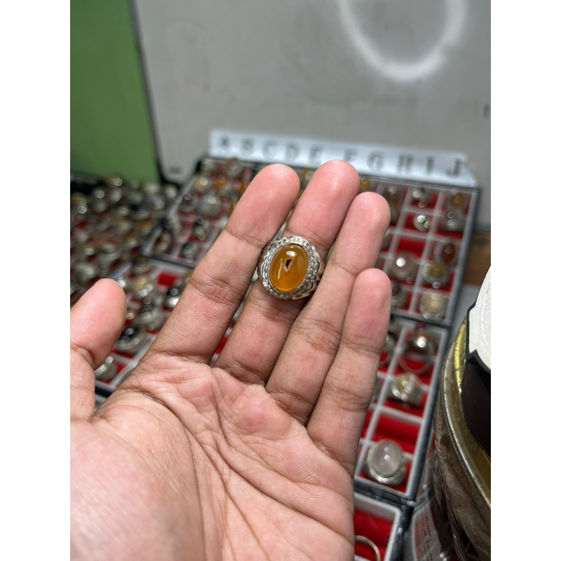 cincin batu combong sulaiman madu