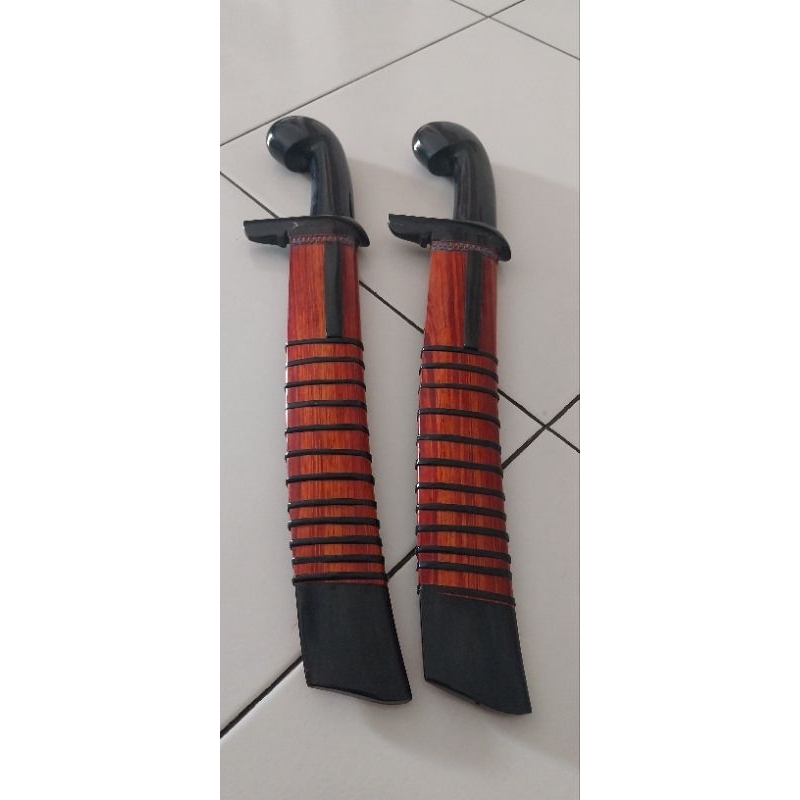 Bedog KopakRawing kayu ingas merah