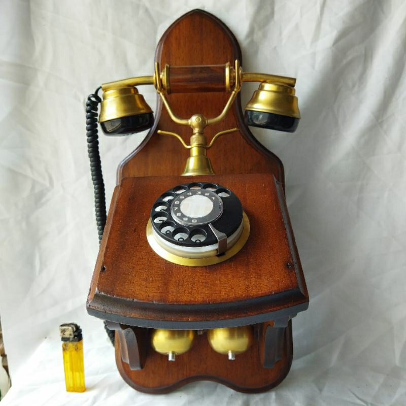 Pajangan Vintage Telepon Dinding Kayu Kuningan Italy