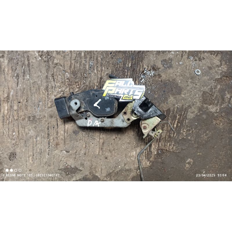 Doorlock door lock plus actuator pintu depan kiri kijang kapsul original