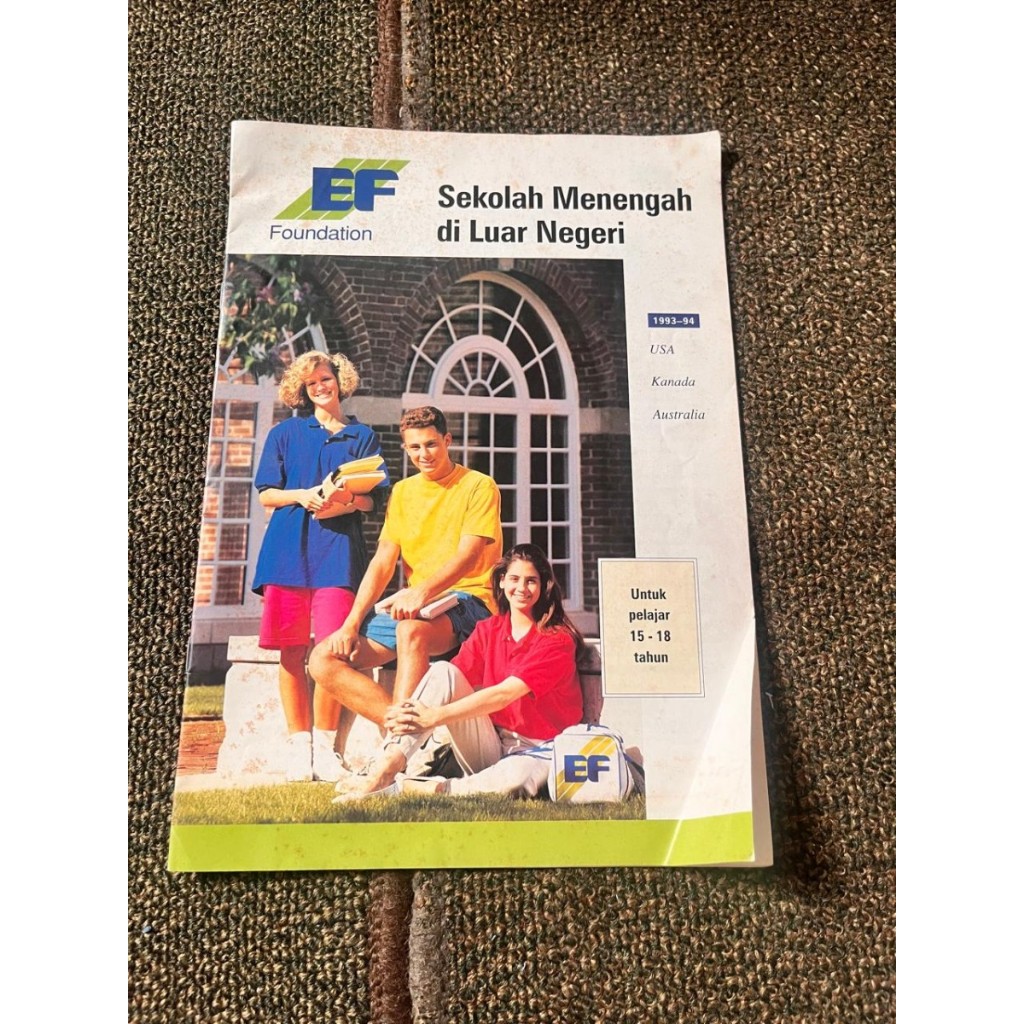 Brosur EF program kuliah luar negeri 1993