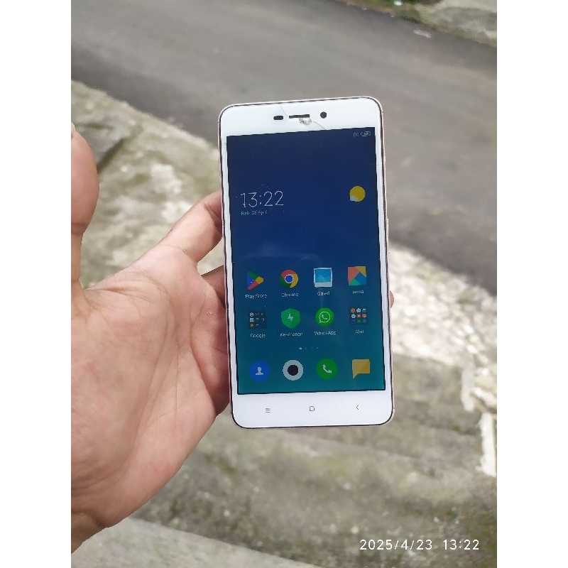 HP SEKEN REDMI 4a 32+2 GB ORI 5 INCH 4G LTE GARANSI NORMALAN hp seken