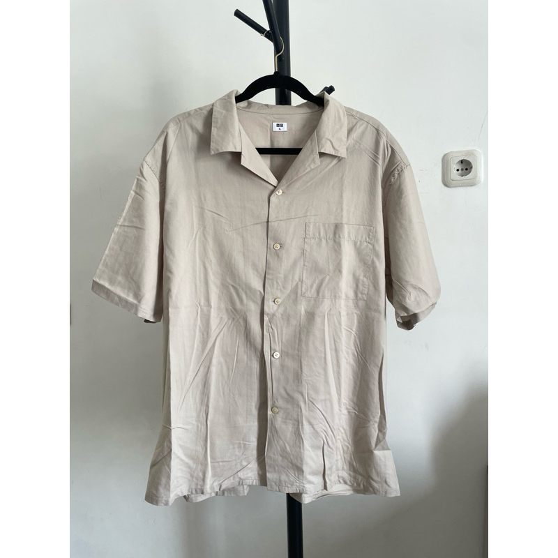 Preloved Kemeja Uniqlo Pria Nude