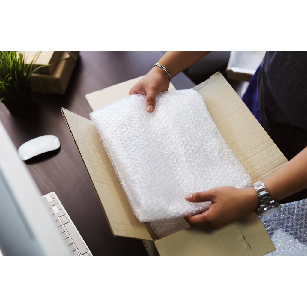 

Tambahan Buble Warp Agar Paket Lebih Aman Bubble Wrap Hitam / Putih Tambahan Paket
