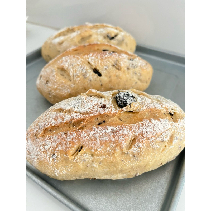 

kismis creamcheese/sourdough