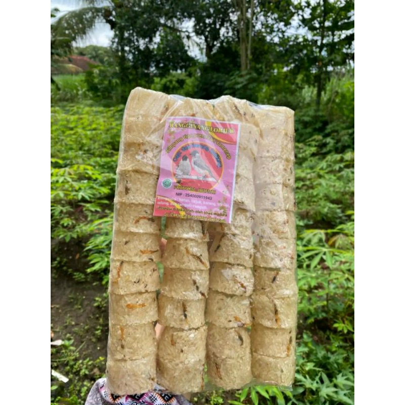 

2 varian rengginang lorjuk dan udang