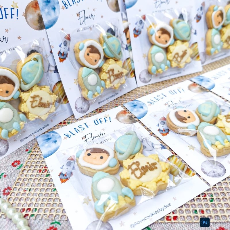 

Cookies hias packing kartu bisa request