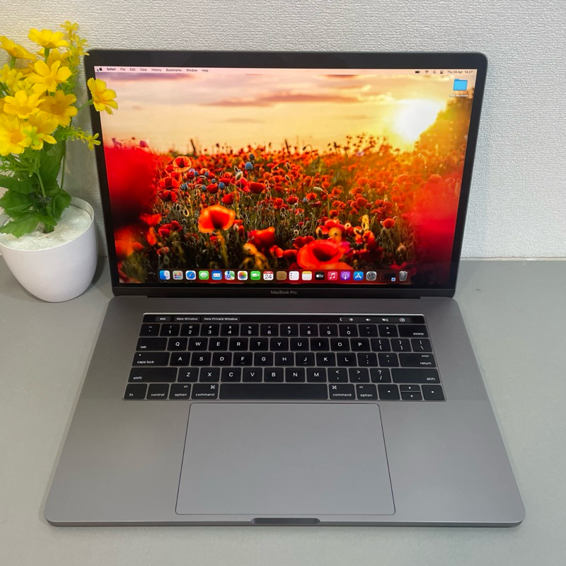 [DISKON] MACBOOK PRO RETINA 15 INCH 2017/2018 TOUCHBAR DUAL VGA RAM 16GB SSD 256/512GB INTEL CORE I7
