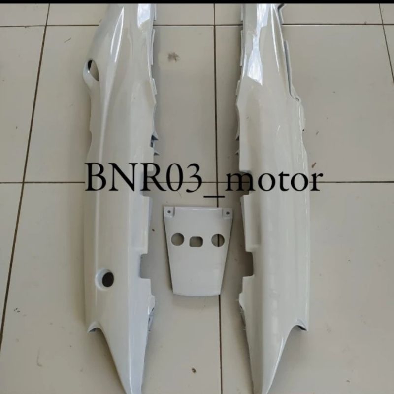 Body Belakang Motor Fizr F1Zr F1ZR Poswan Warna Putih