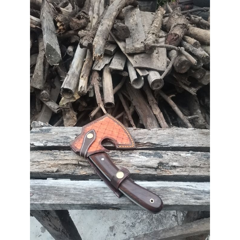 Kapak Bushcraft Berkebun Cacah Tulang Material dari Baja HSS