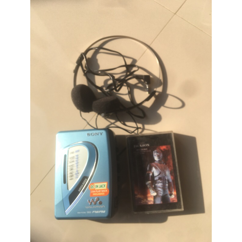 (PAKET) WALKMAN Sony WM-FX199 MegaBass Super Mulus Normal (Bonus Kaset Pita MICHAEL JACKSON Original
