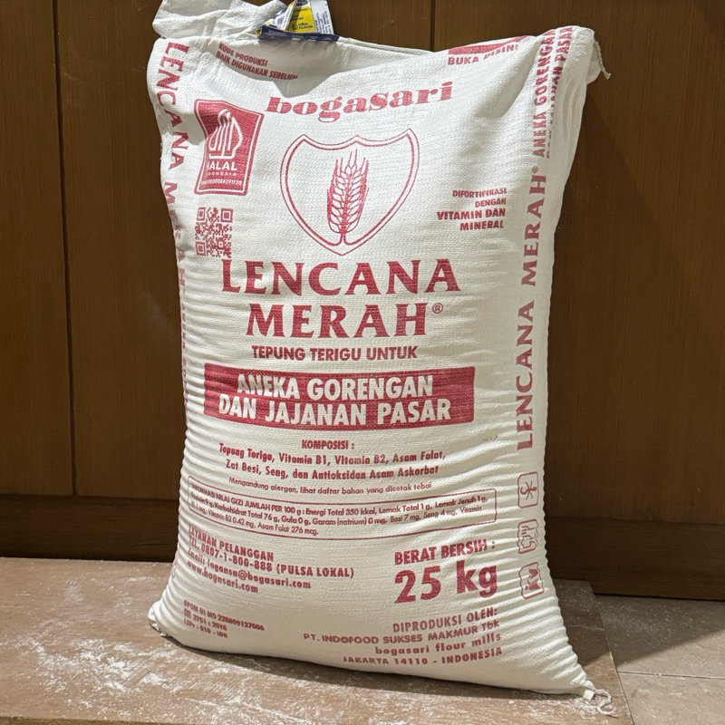 

tepung terigu lencana merah 25 kg