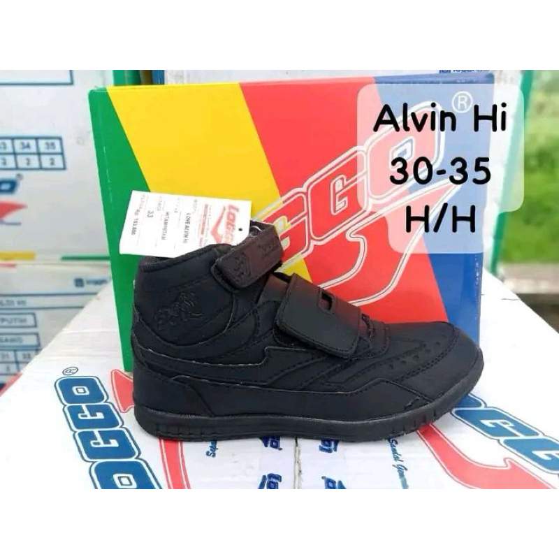 SEPATU LOGGO PEREKAT ANAK SEKOLAH