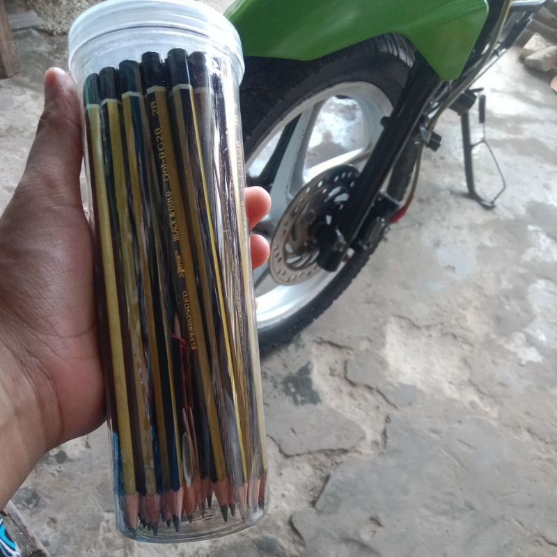 

Pensil sekolah anak Sd Smp Sma sudah diraut