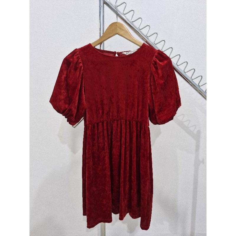 H&M red dress bahan kain baldu