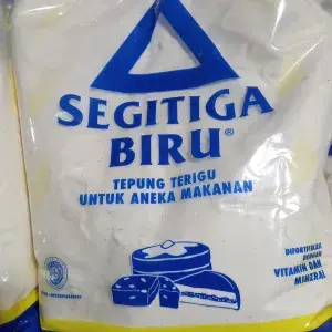 

terigu segitiga biru 1 kg