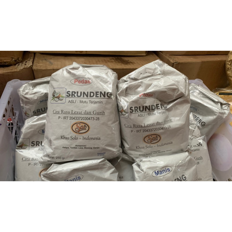 

Srundeng kelapa SAE rasa pedas 250gr