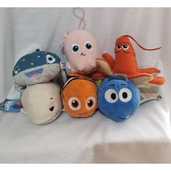 boneka finding Dory dan Nemo sekeluarga