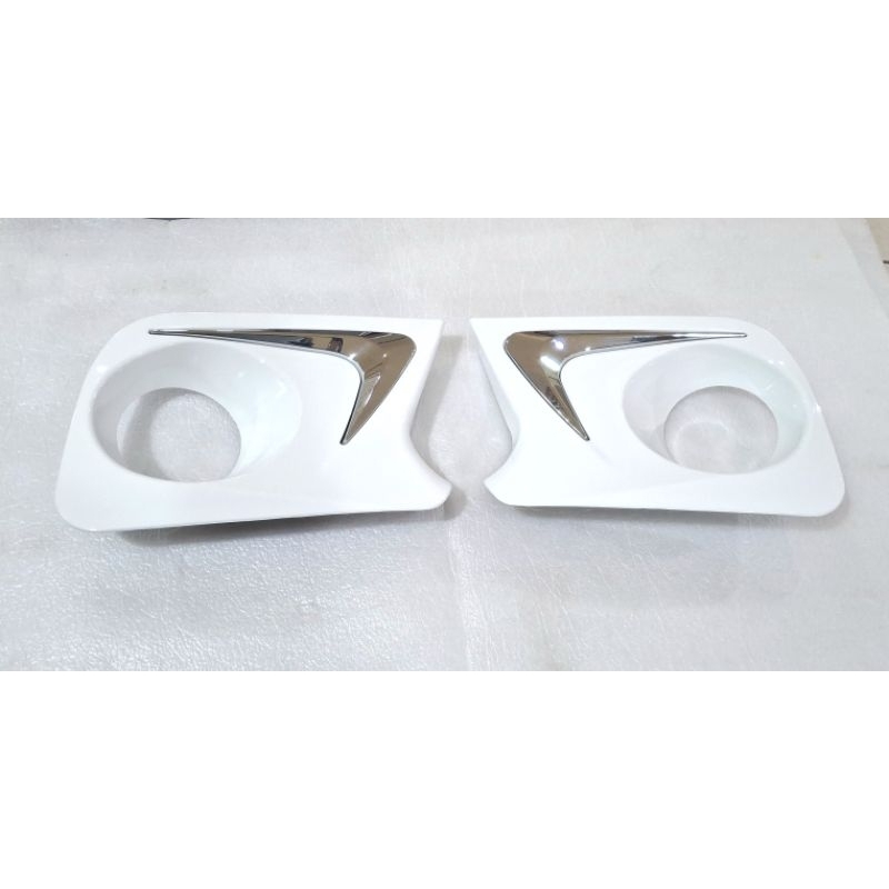 RING FOGLAMP ATAU COVER FOGLAMP DEPAN UNTUK MOBIL AVANZA 2012 2013 2014 2015