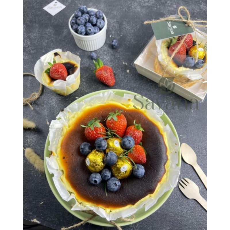 

SAVANA CAKERY - BURNT CHEESE CAKE 15 CM dengan Topping