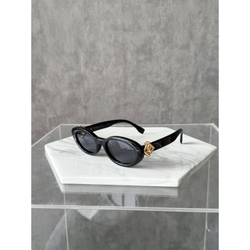 Fendi FF Diamond Oval Sunglasses Black