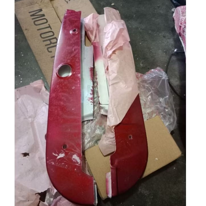 tutup rantai honda c700 c800 supercup merah