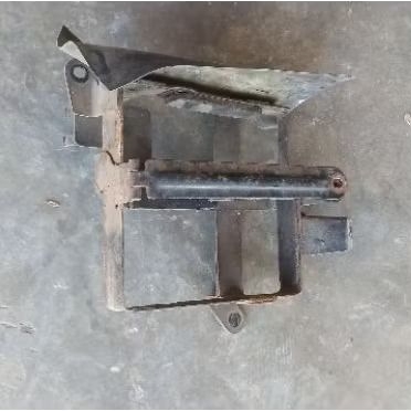 pangkon dudukan aki tiger revo original copotan