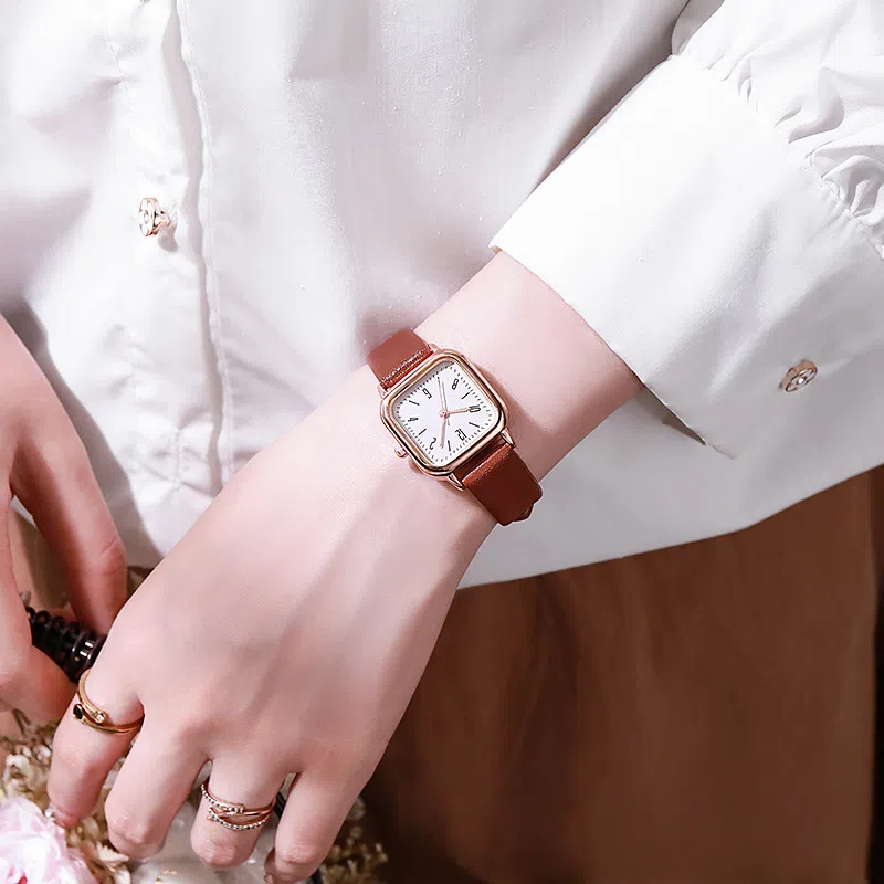 Jam Tangan Wanita Simple Small Square Digital Retro Fashion Versatile Quartz Watches