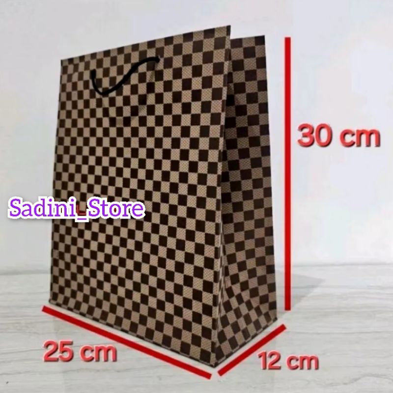 

PAPERBAG PIGORA MOTIF LV 25X30 TAS KERTAS SOUVENIR HAJATAN ACARA OLSHOP ULTAH MURAH KALSEL