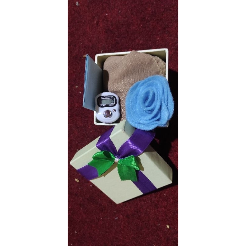 hijab gift box - hampers hijab / hadiah ultah / kotak kado / hadiah perpisahan / hampers cewe