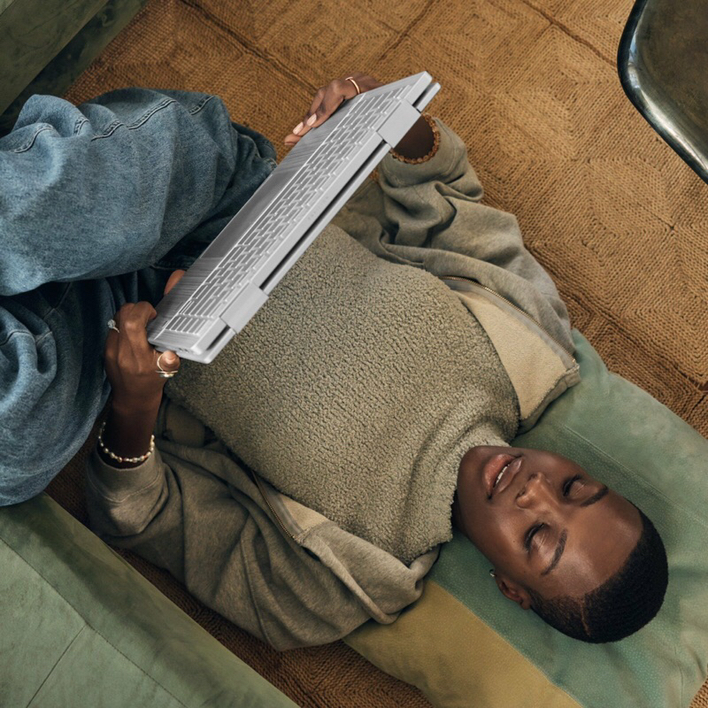 HP Pavilion X360 2 in 1 i3 gen 10 8/512