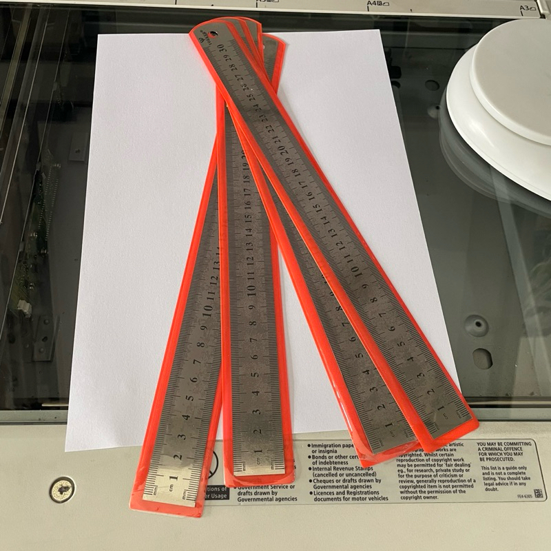 

PENGGARIS BESI 30 CM