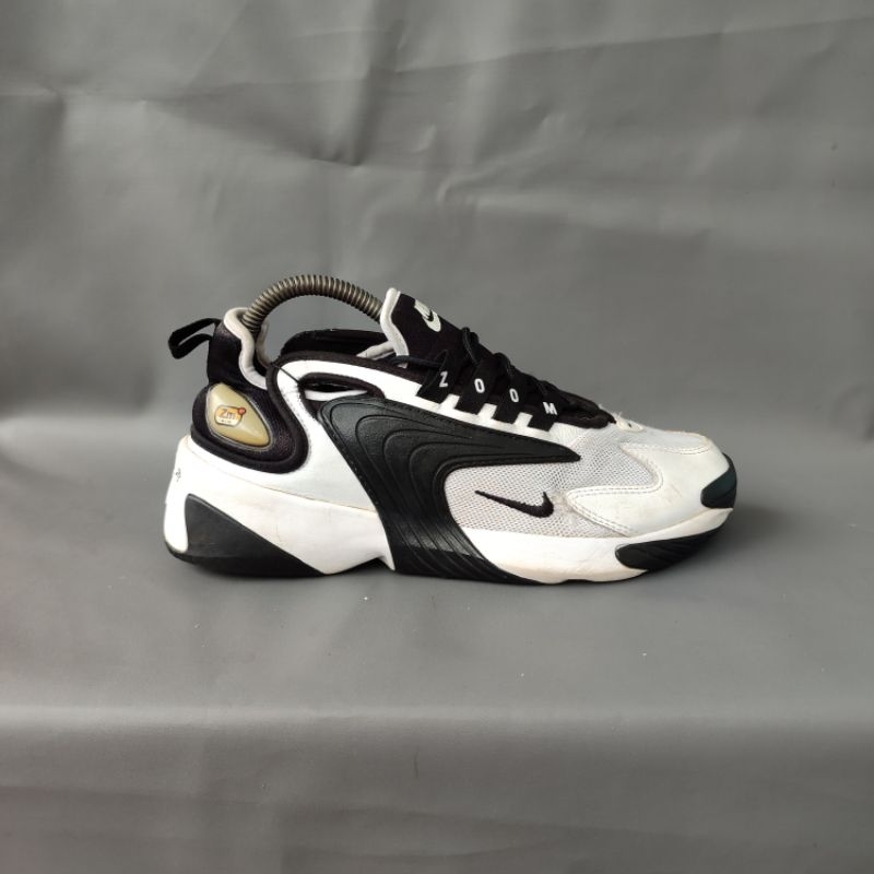 Sepatu sneakers Nike Zoom 2K Size 39