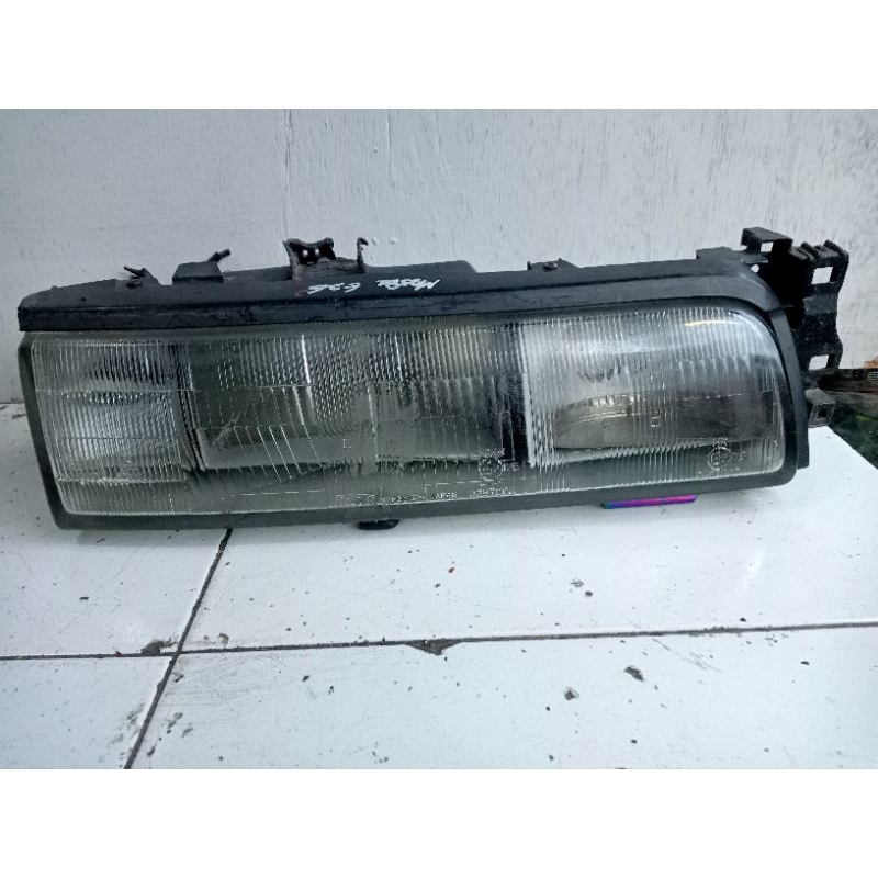 headlamp kanan Mazda 626 capella