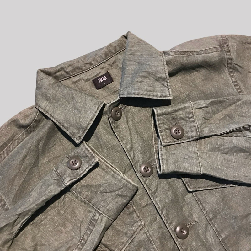 Kemeja Workshirt Uniqlo Army - S