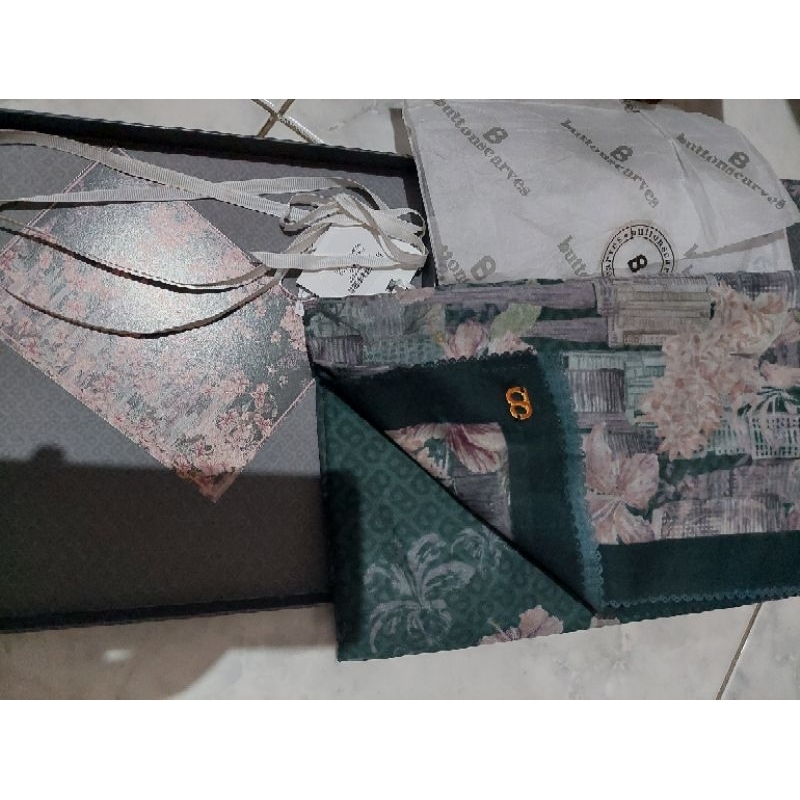 Buttonscarves Malaya