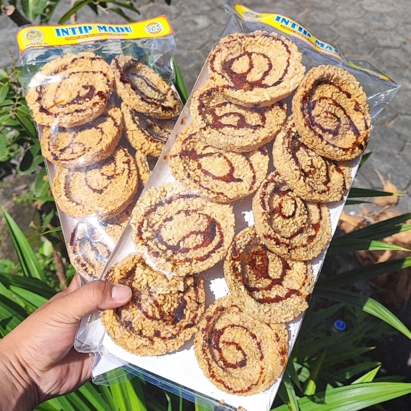 

Intip Madu Manis Gula Jawa Kerak Nasi Asin isi 10 biji 280 gram khas Solo.