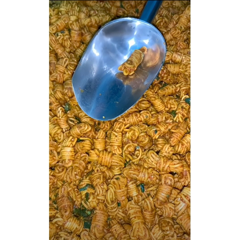 

1kg Mie Gulung Mie Uwel Ekstra Daun Jeruk