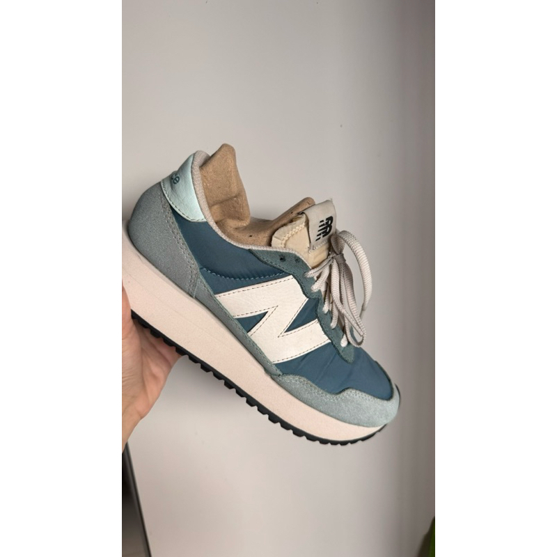 SEPATU NEW Balance 237