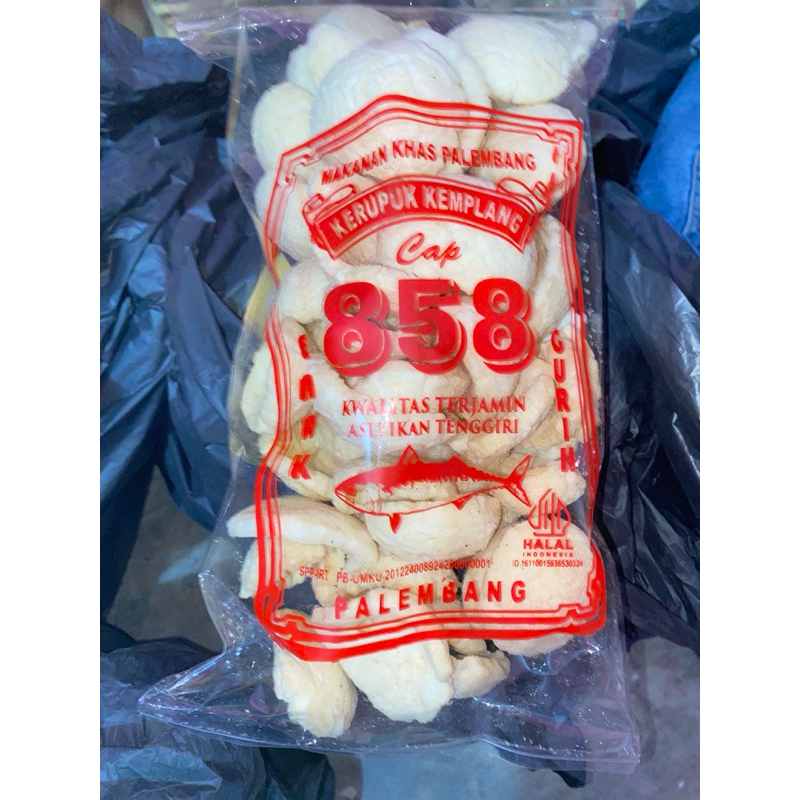 

Kerupuk mangkok khas palembang