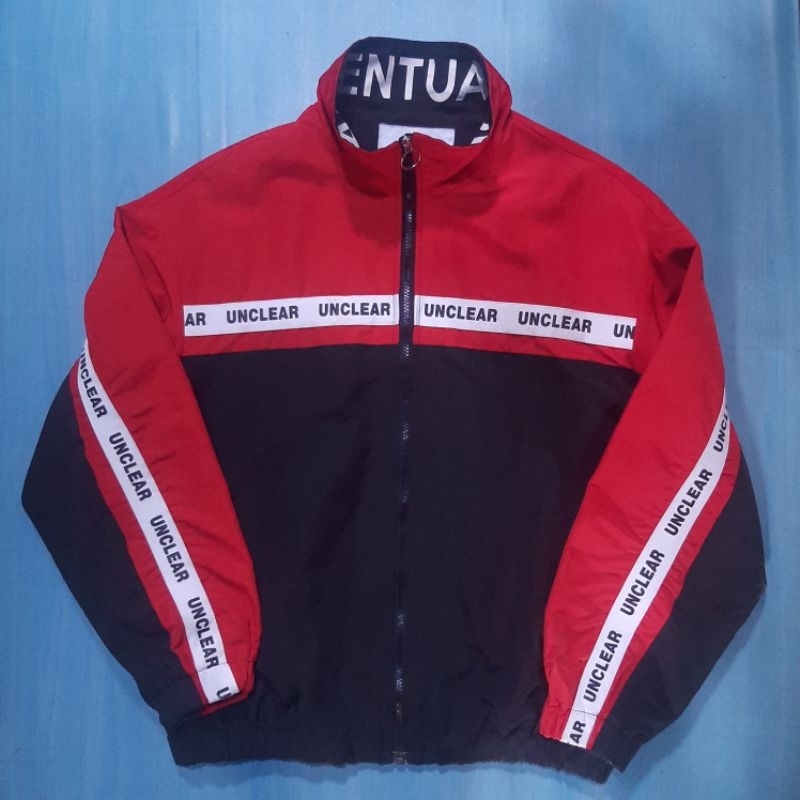 Jaket Windbreaker Attention