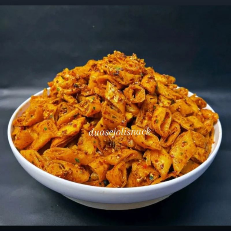 

Lumring/lumpia kering pedas daun jeruk 250gram