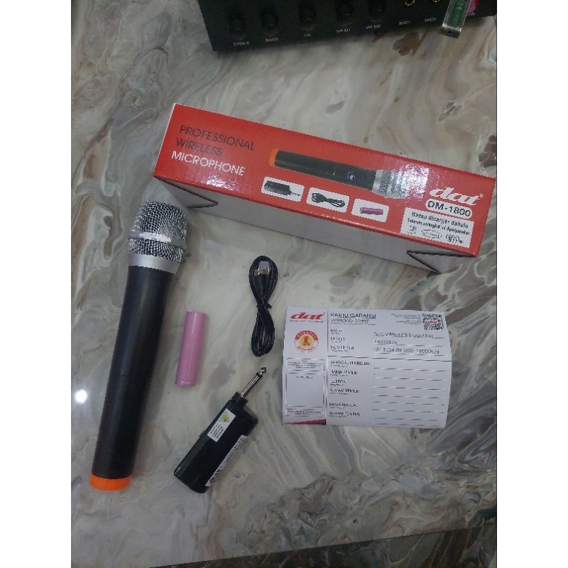 wireless microphone DAT DM 1800
