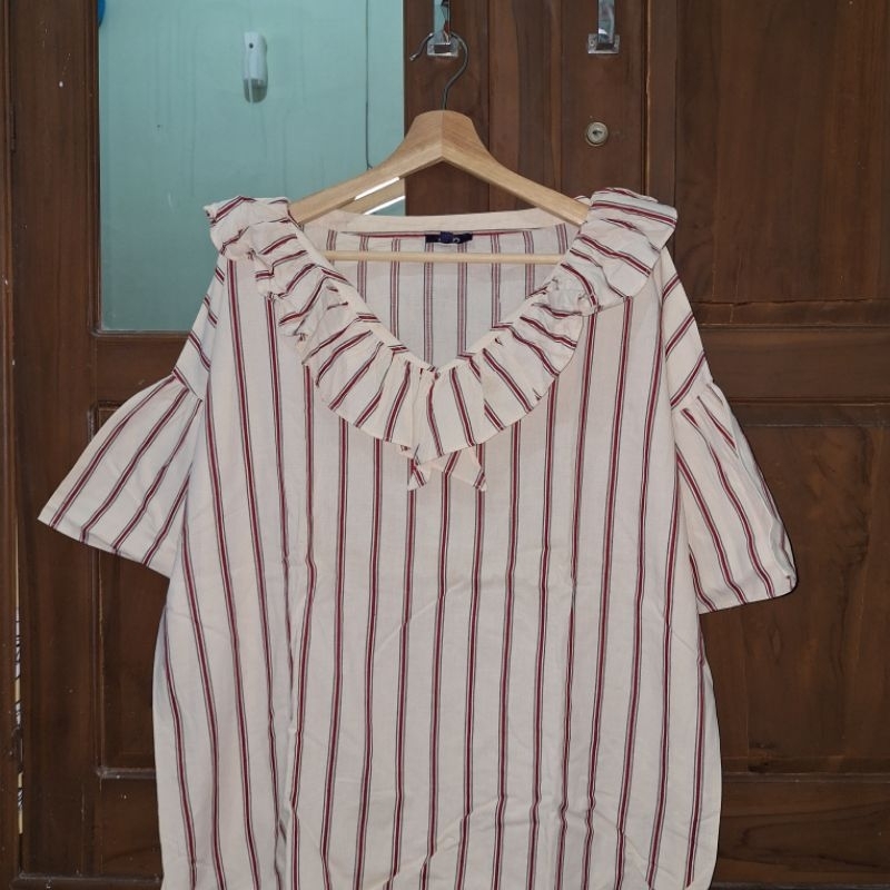 PRELOVED MURAH Atasan Blouse Pakaian Baju Cewek Wanita Perempuan Warna Cream Merah Maron Maroon Stri