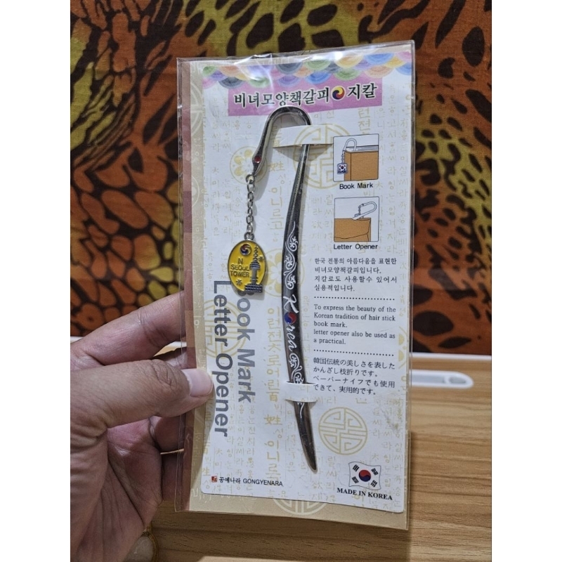 

Book Mark dan atau Letter Opener