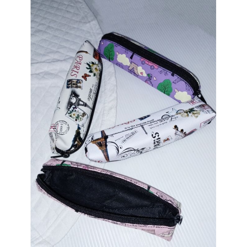 

Dompet, makeup, tempat pensil alat tulis paris