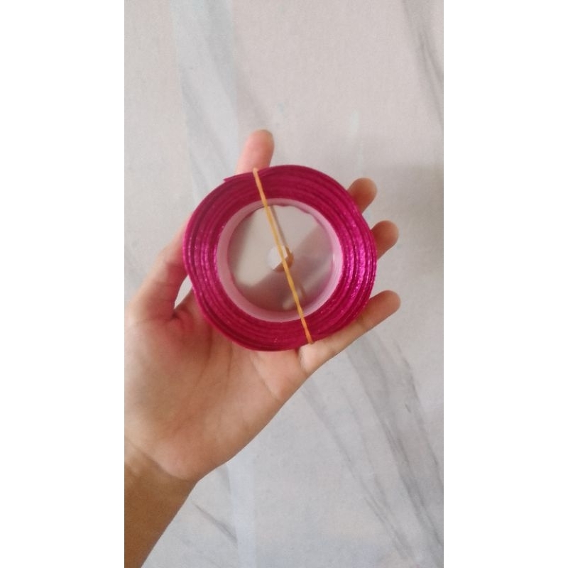 

kertas buket dan pita satin