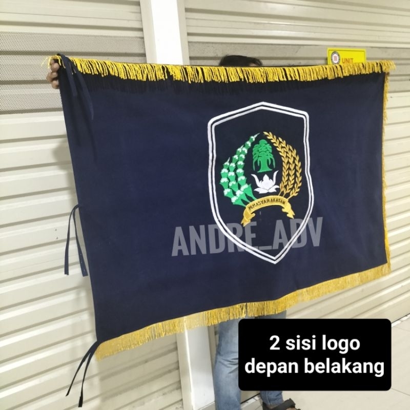 

bendera pataka bahan beludru costum logo