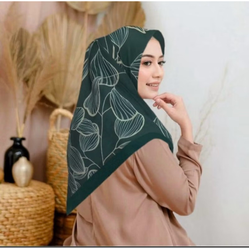 Hijab segi empat motif/Hijab segi empat voal/ hijab voal/ Kerudung segi empat/Daun hijau